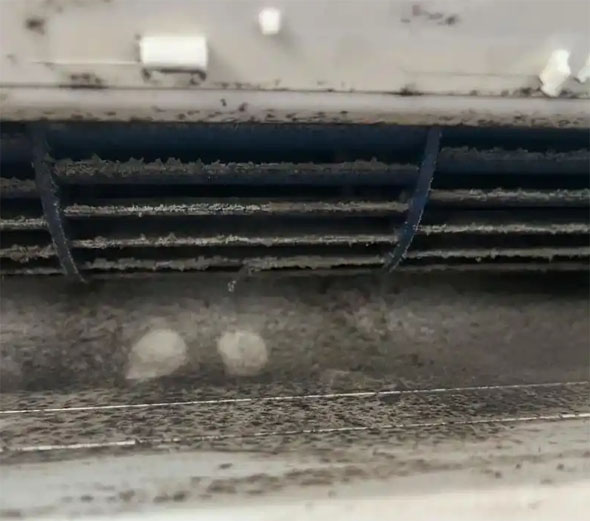 福建空调吹的风有股烧焦味是怎么回事